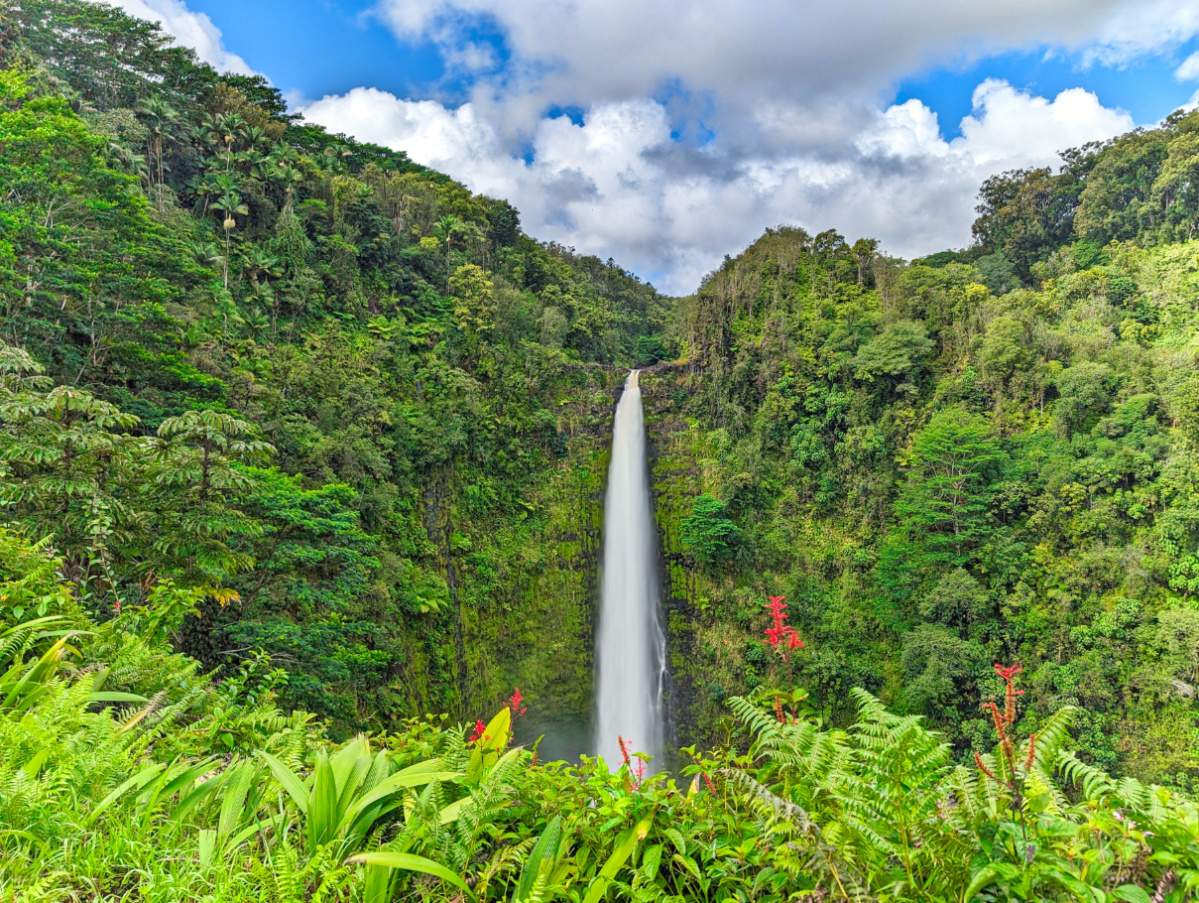 ʻAkaka Falls